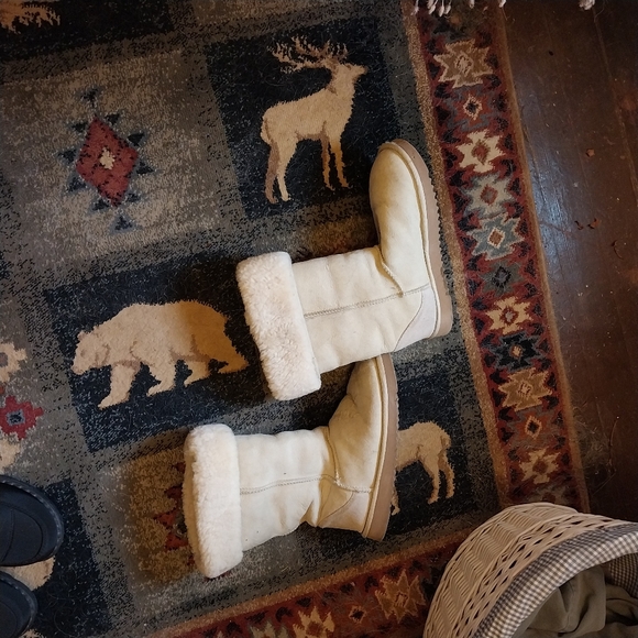 Ugg Boots - Picture 1 of 1